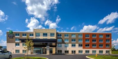 Holiday Inn Express & Suites Reedsville - State Coll Area by IHG