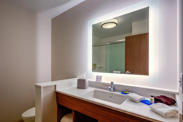Holiday Inn Express & Suites Reedsville - State Coll Area by IHG 4
