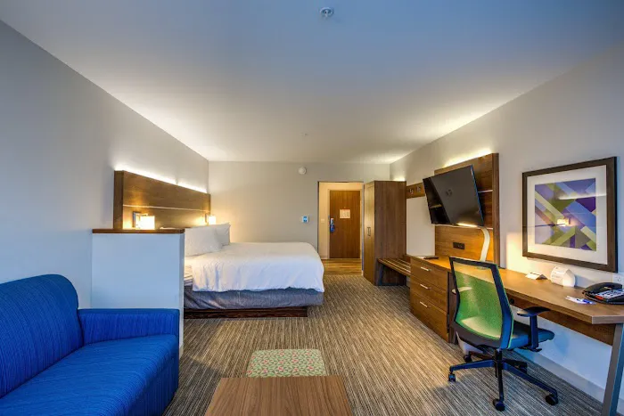Holiday Inn Express & Suites Reedsville - State Coll Area by IHG 4