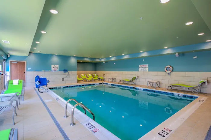 Holiday Inn Express & Suites Reedsville - State Coll Area by IHG 4