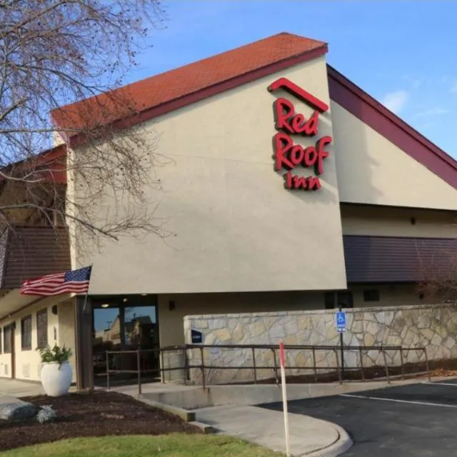 Red Roof Inn Enfield 4