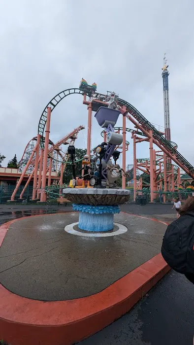 Six Flags 4