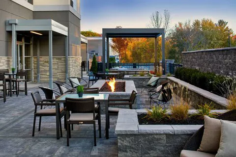 Courtyard Albany Airport 4
