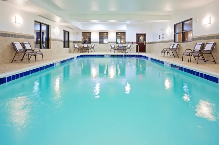 Holiday Inn Express & Suites Syracuse North - Airport Area by IHG 4