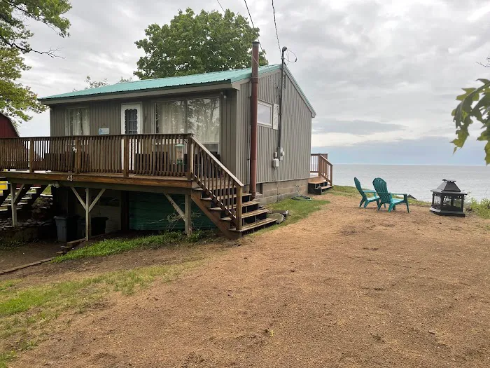 Lake Escape Cottage 4