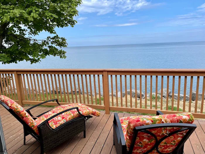 Lake Escape Cottage 4