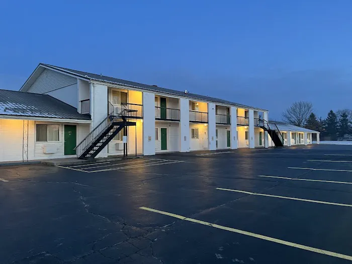 Rodeway Inn 4