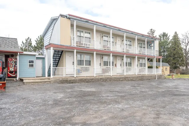 OYO Hotel Starlite Seneca Falls 4