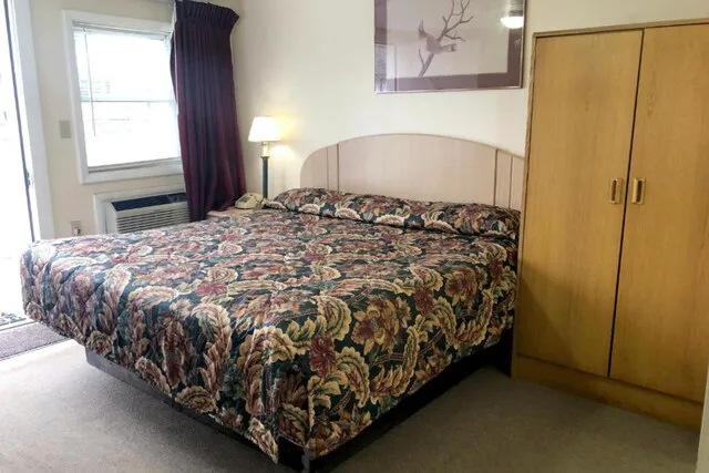 OYO Hotel Starlite Seneca Falls 4