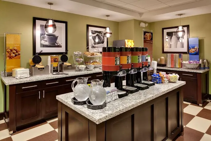 Hampton Inn Seneca Falls 4