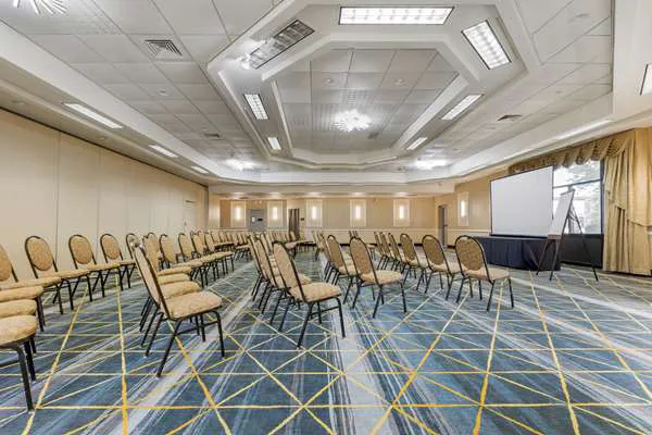The Lux Hotel & Conference Center, Ascend Hotel Collection 4