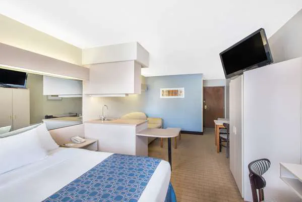 Microtel Inn & Suites by Wyndham Seneca Falls 4