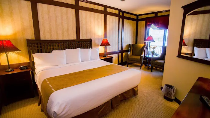 Water's Edge Inn 4