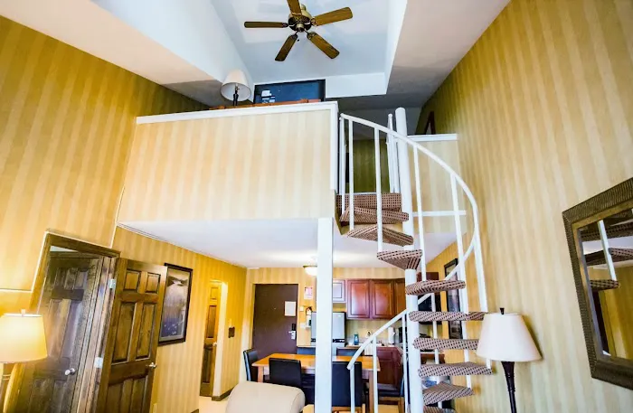 Water's Edge Inn 4
