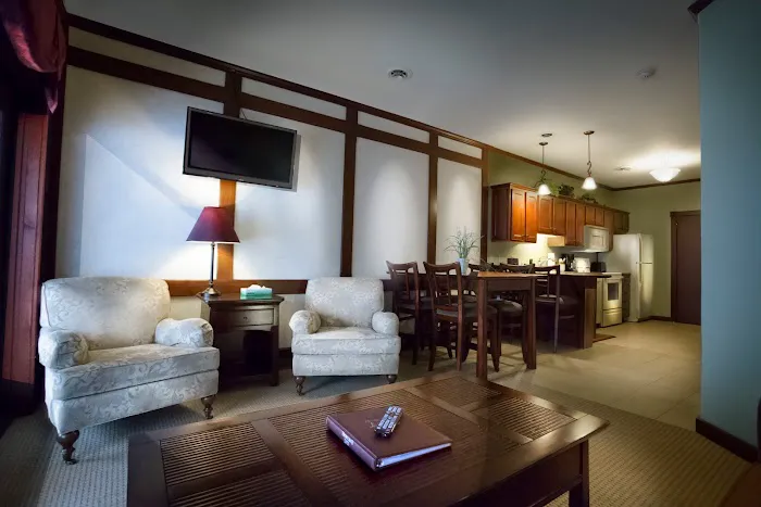 Water's Edge Inn 4