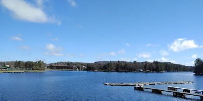 Pine Knoll Hotel Lakeside Lodge & Cabins