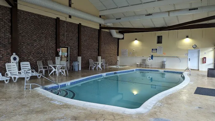 Clarion Inn & Suites at the Outlets of Lake George 4