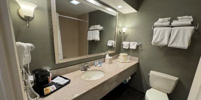Clarion Inn & Suites at the Outlets of Lake George