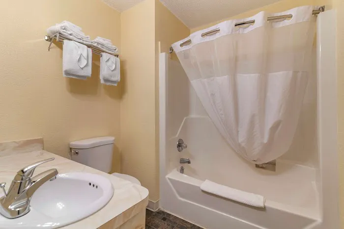 Rodeway Inn Lake George Outlets 4