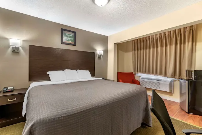 Rodeway Inn Lake George Outlets 4