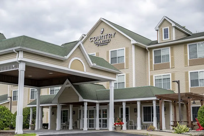 Country Inn & Suites by Radisson, Lake George (Queensbury), NY 3