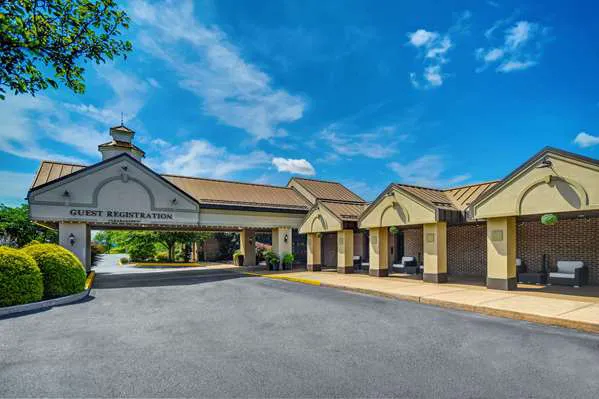 Wyndham Garden York 4