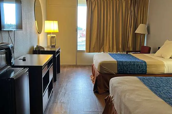 Travelodge by Wyndham Carlisle North 4