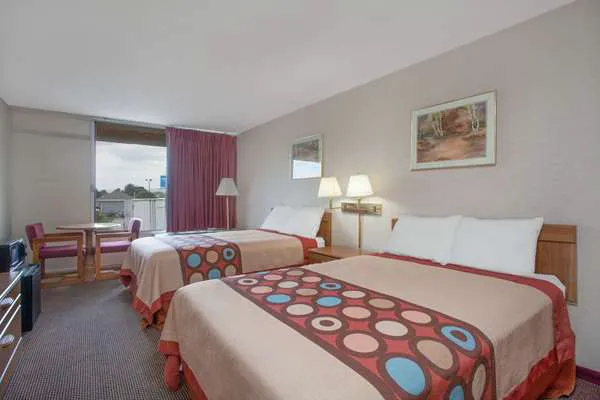 Super 8 by Wyndham Carlisle North 4