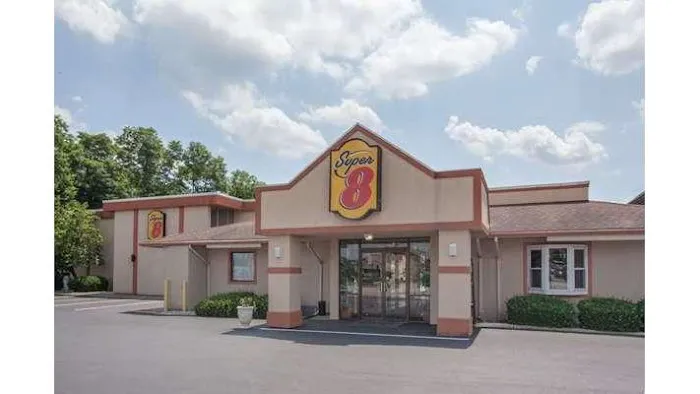 Super 8 by Wyndham Carlisle North 4