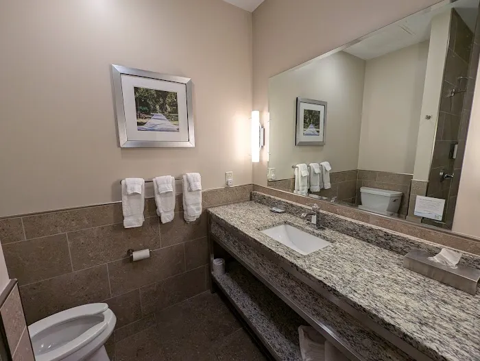 Wyndham Garden State College 4