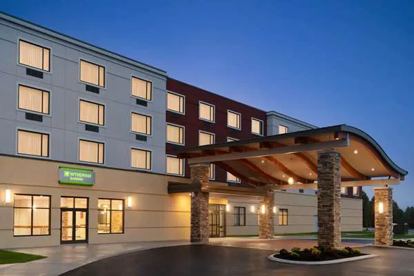 Wyndham Garden State College 4