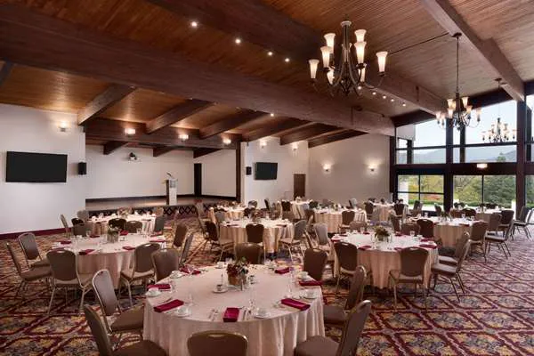 Wyndham Garden State College 4