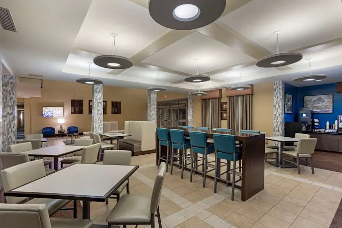Best Western Plus University Park Inn & Suites 4