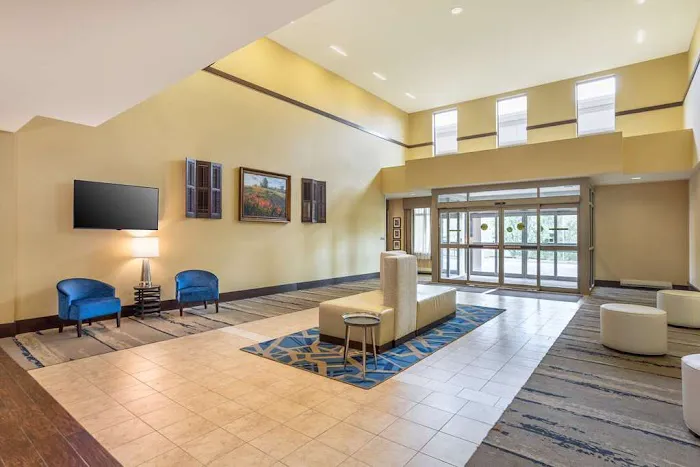 Best Western Plus University Park Inn & Suites 4