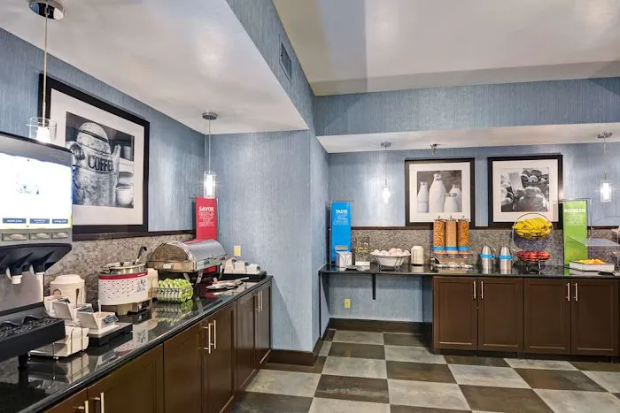 Hampton Inn State College 4