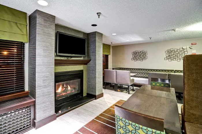 Hampton Inn State College 4