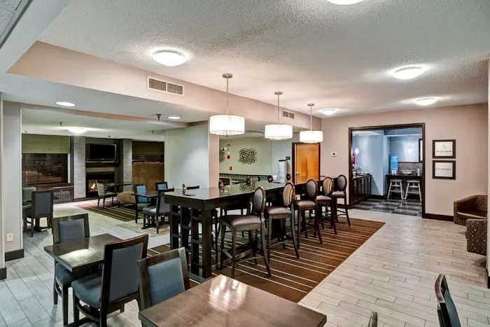Hampton Inn State College 4