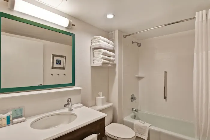 Hampton Inn State College 4