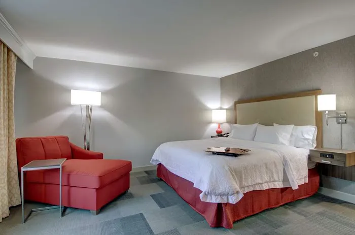 Hampton Inn & Suites Springfield/Downtown 5