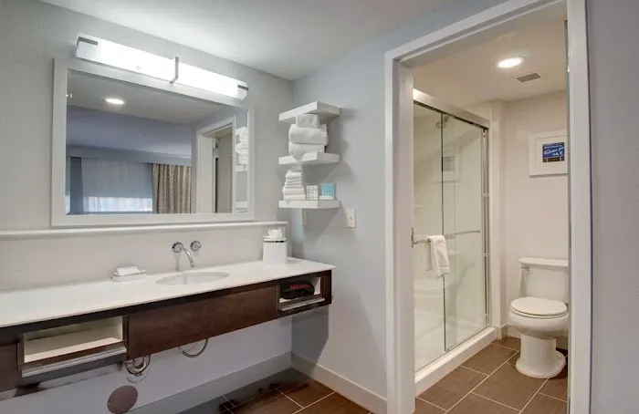 Hampton Inn & Suites Springfield/Downtown 5
