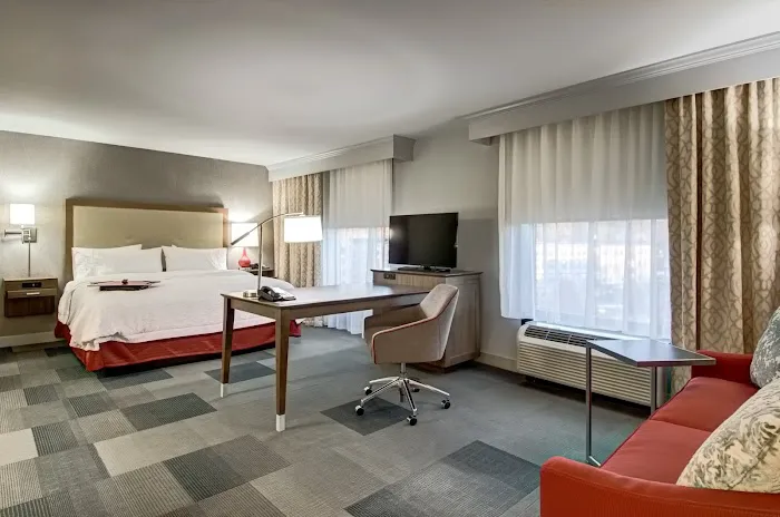 Hampton Inn & Suites Springfield/Downtown 5