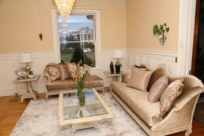 Valentine Mansion 5