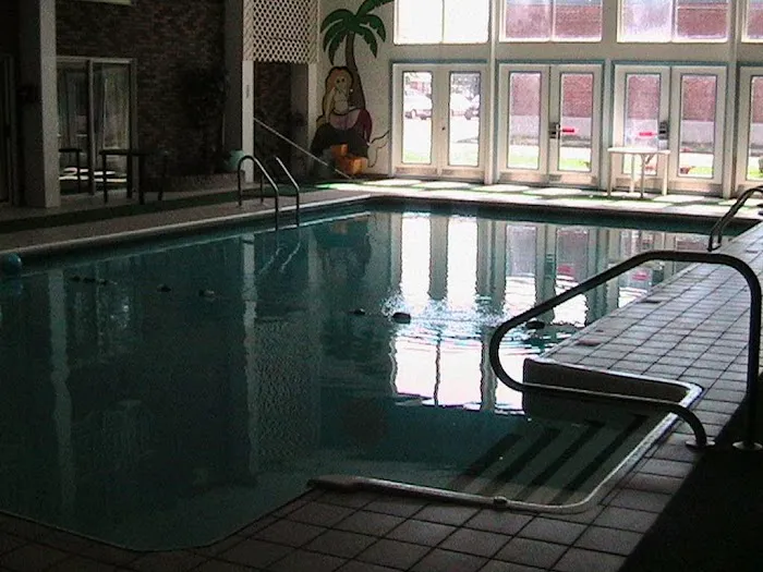 Regency Inn & Suites 4