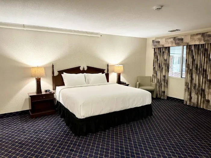 Baldwin Inn & Suites 4