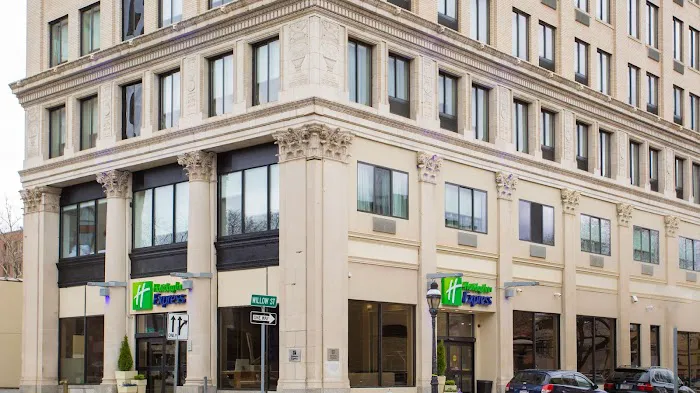 Holiday Inn Express Springfield Downtown by IHG 5