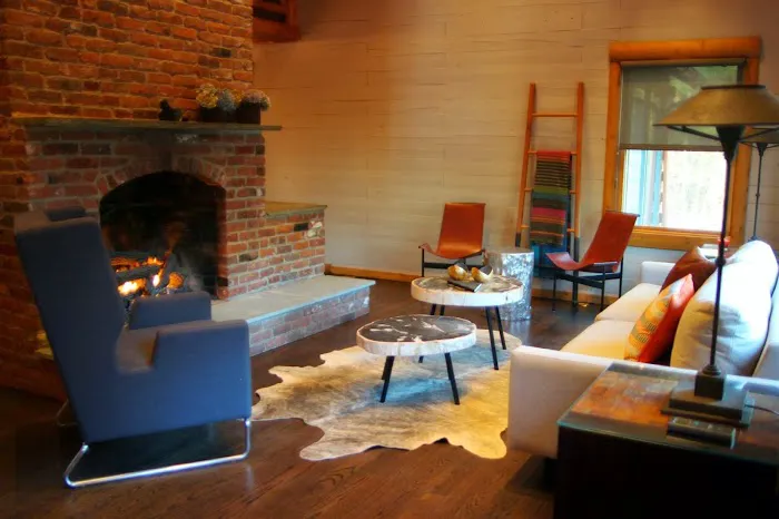 Chatfield Hollow Inn 4