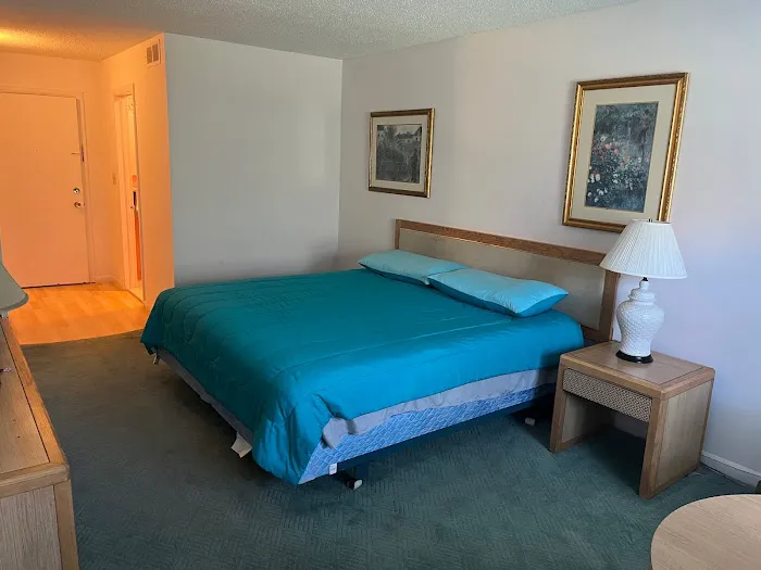 GRAND LAKE HOTEL 4