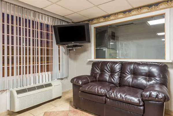 Super 8 by Wyndham Old Saybrook 4
