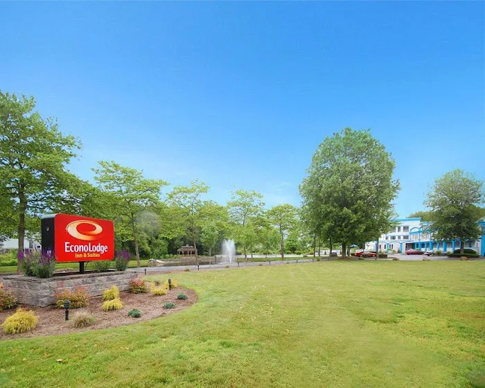 Econo Lodge Inn & Suites Old Saybrook - Westbrook 5