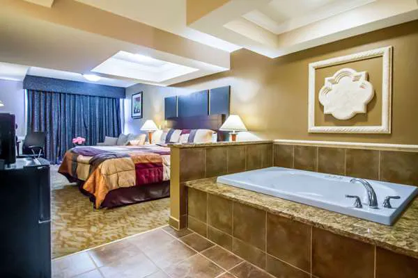 Econo Lodge Inn & Suites Old Saybrook - Westbrook 5